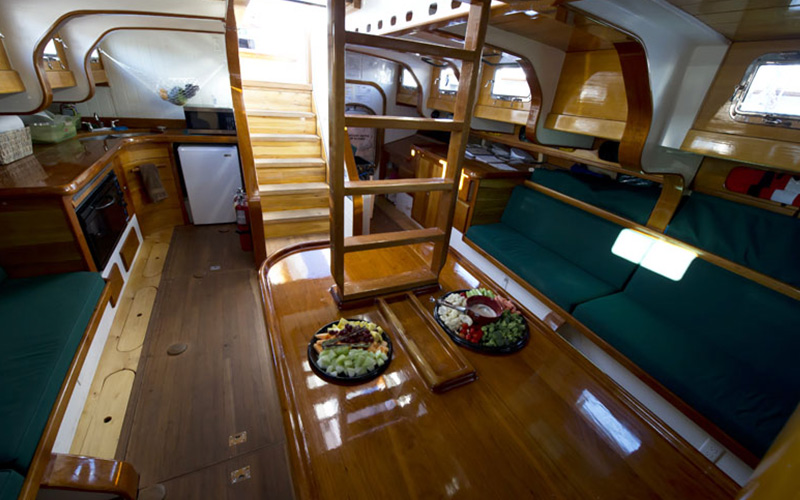 an interior view of the schooner america 2.0
