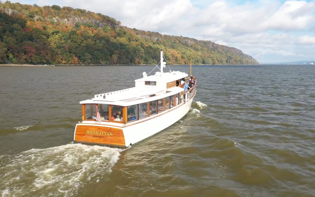 Yacht Manhattan cruising up the Hudson River for a Fall Foliage Tour to the Grand Palisades