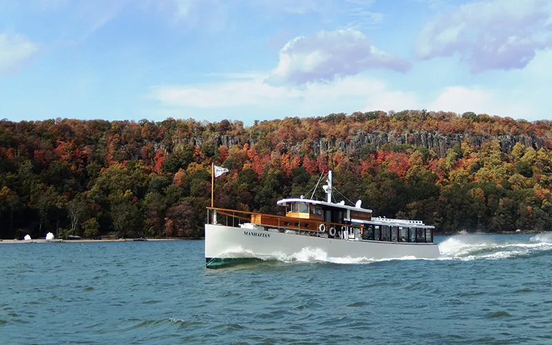 FallFoliage7 Yacht Manhattan in the Hudson River with the Grand Palisades in the background