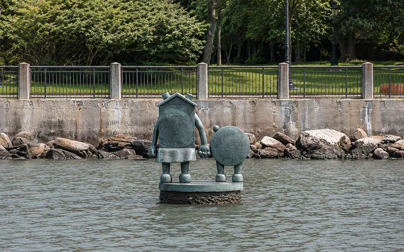 Unframed8 Sculpture in the water of the East River off of Roosevelt Island